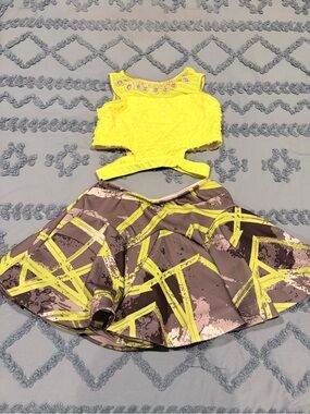 Tenth House TH18117 Neon Yellow Dance Costume Child Medium MC